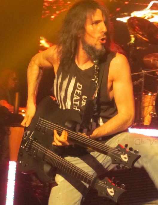 Ron Bumblefoot Thal live in VietNam